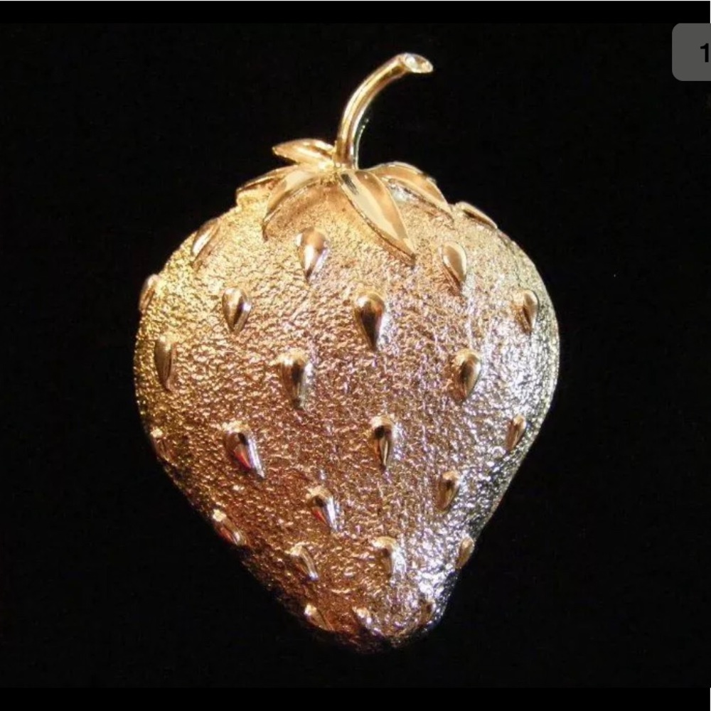 Vintage Sarah Coventry Strawberry Brooch